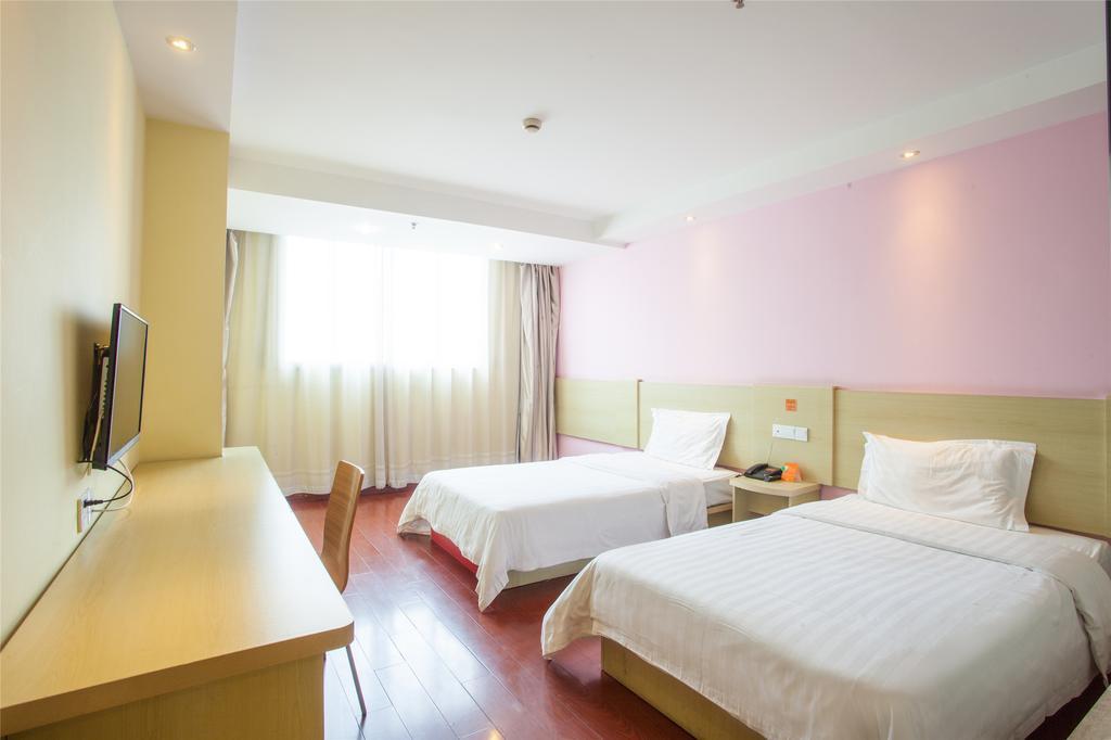 7Days Inn Guilin Railway Station Room photo